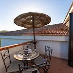 Chic Antonina One Bedroom No2174