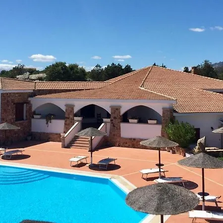 Chic Antonina One Bedroom No2174 Apartment *