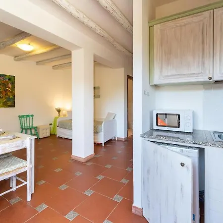 Apartment Chic Antonina One Bedroom No2174